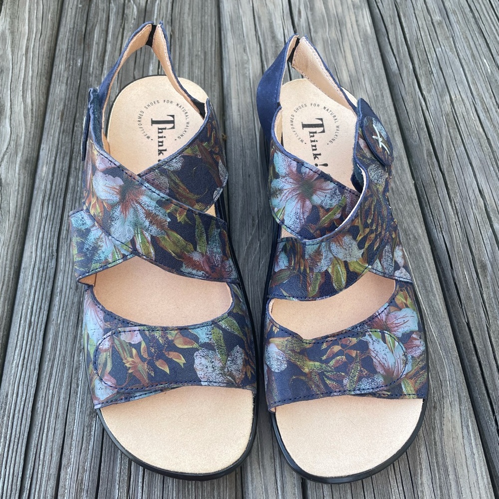 Think! Navy Women’s Summer Floral Sandals - Size 8 - New without Box